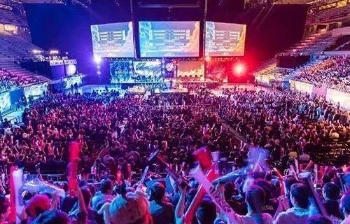 亚历山大 亚历山大